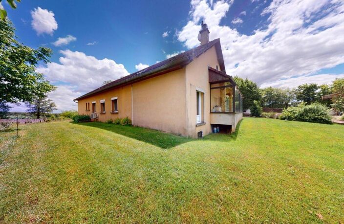 MAISON-5 PIÈCES-10 HECTARES — photo 2
