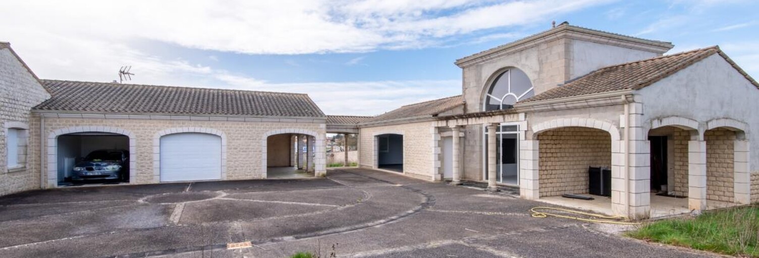 Maison  473 m² à vendre à Saint-Julien-l'Ars (86800)