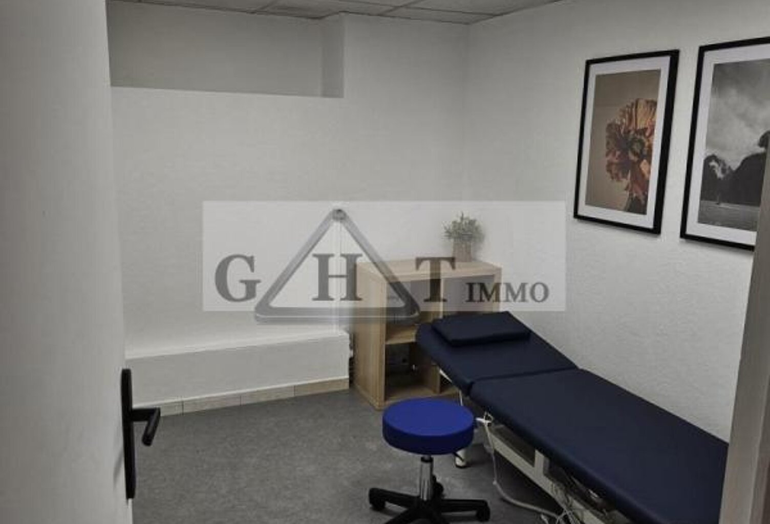 Local professionnel de 150 m² à Melun, idéal pour kiné — photo 1