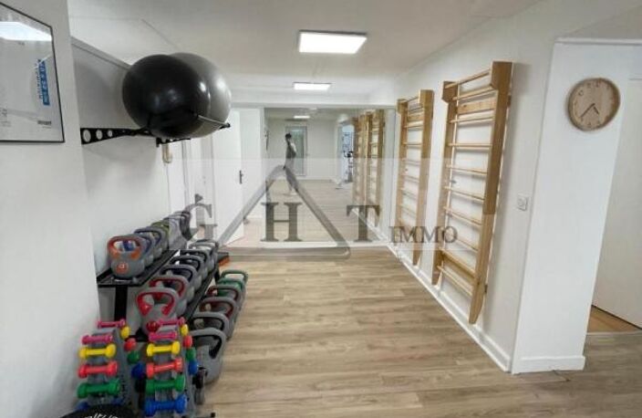 Local professionnel de 150 m² à Melun, idéal pour kiné — photo 2