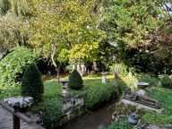 Saint-Savinien, charmante propriété ancienne rénovée avec jardin planté et ruisseau — photo 3
