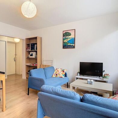 Appartement 3 pièces 700 €