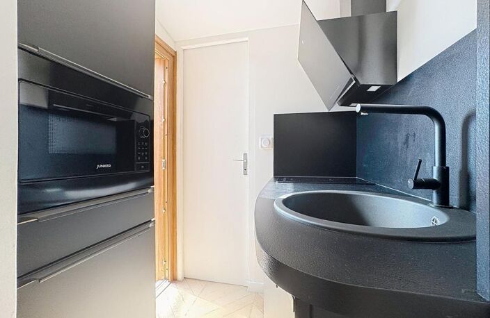 Appartement avec Terrasse À Vendre  LA ROCHELLE — photo 5