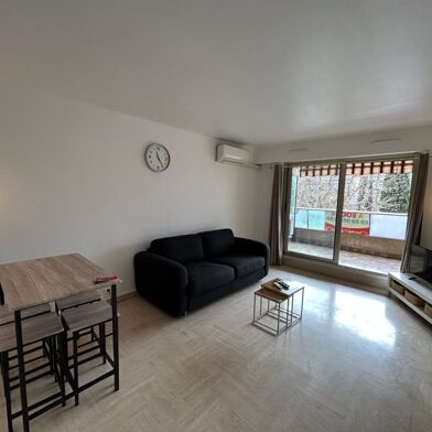 Appartement 1 pièces 700 €