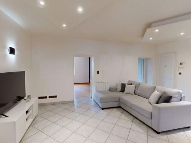 Appartement À Vendre — photo du bien