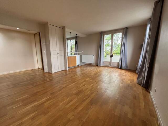 Appartement À Vendre — photo du bien