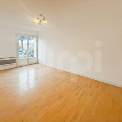 Appartement 3 pièces 980 €