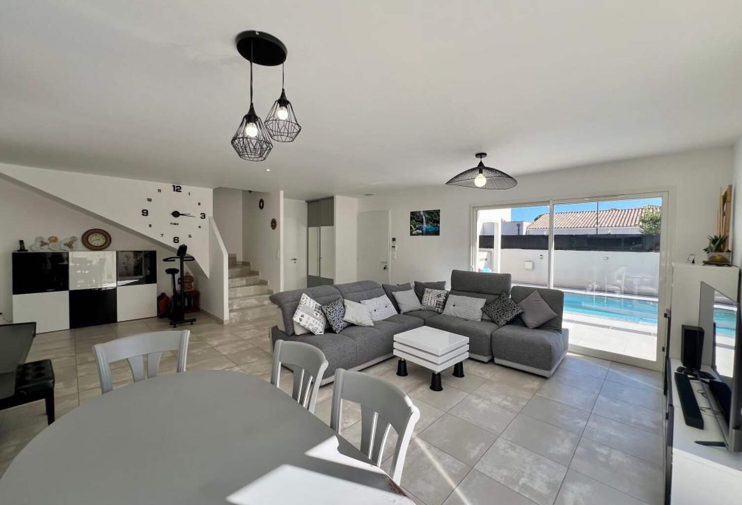 VILLA RECENTE T4 EN R+1 AVEC JARDIN, PISCINE ET GARAGE — photo 1