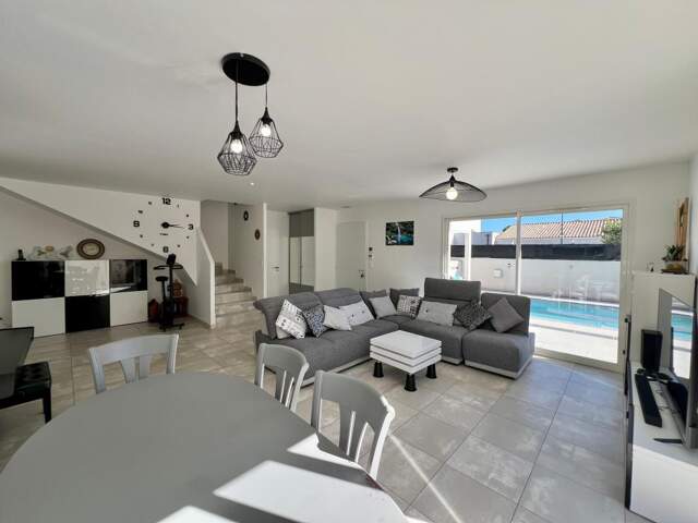 VILLA RECENTE T4 EN R+1 AVEC JARDIN, PISCINE ET GARAGE — photo du bien