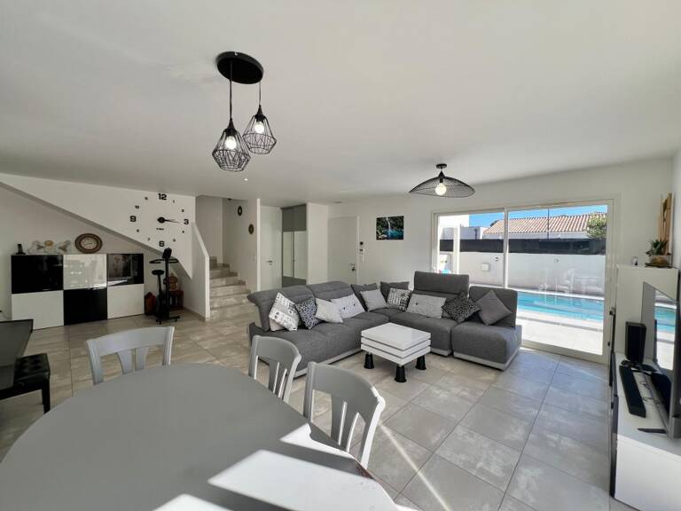 VILLA RECENTE T4 EN R+1 AVEC JARDIN, PISCINE ET GARAGE — photo 1