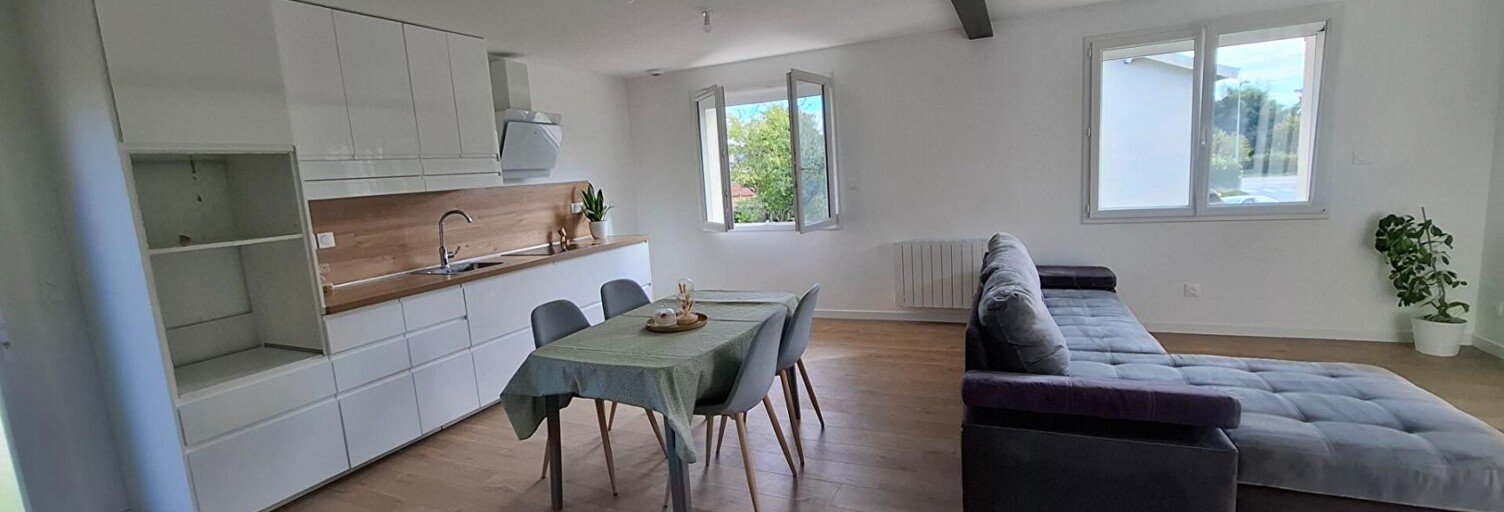 Maison 5 Pièces 115 m² à vendre à Saint-Étienne-du-Bois (01370)