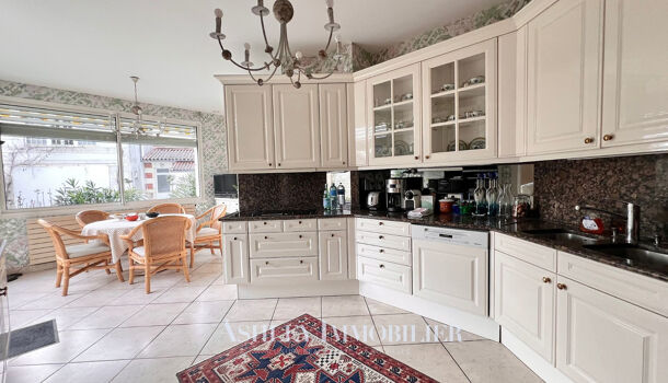 Villa / Maison 8 pièces  à vendre Rochelle (La) 17000