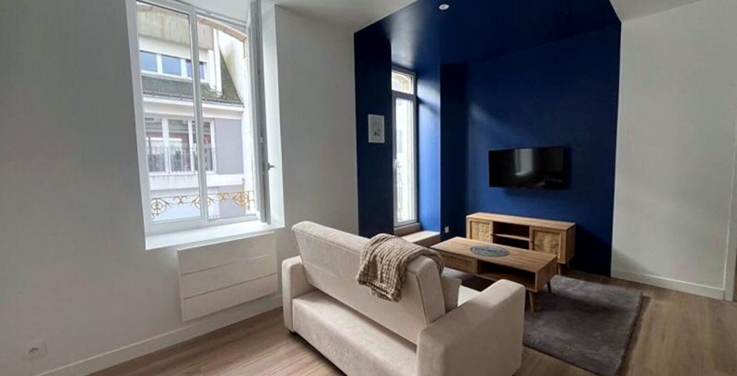 Immeuble de rapport, 3 T2 meublés loués, rénovation intégrale — photo 1