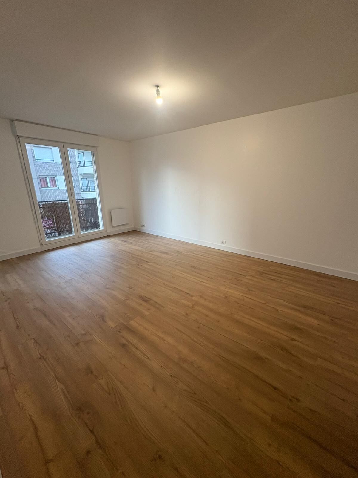 VILLEPINTE - CENTRE VILLE - F1 DE 29,81M2 AVEC BALCON ET PARKING