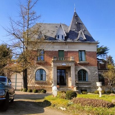 Maison 12 pièces 750000 €
