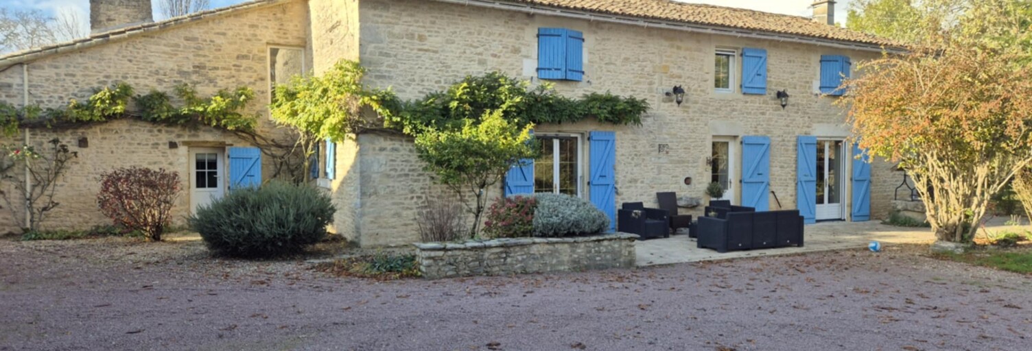 Maison 8 Pièces 257 m² à vendre à Vançais (79120)