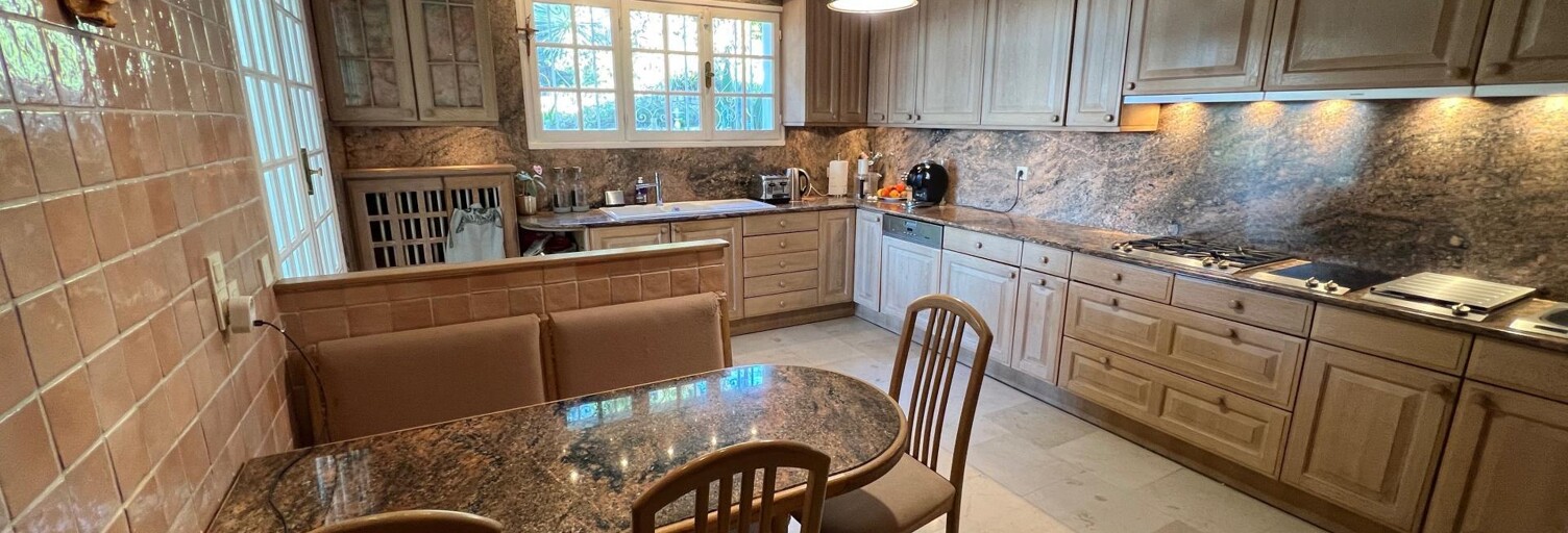 Maison 10 Pièces 386 m² à vendre à Nice (06100)