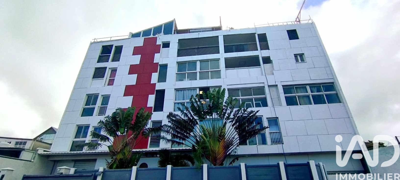 St-Pierre - 2180m² - 1p.