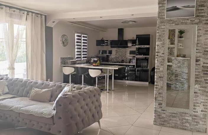 Vente Maison/villa 7 pièces — photo 2