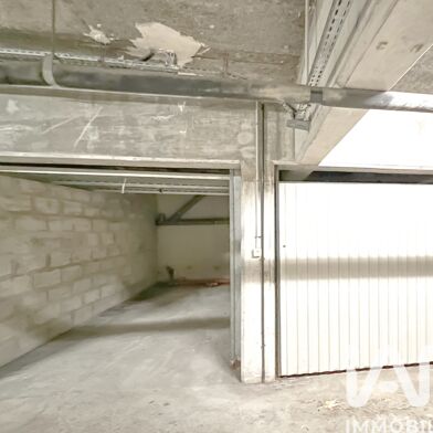 Garage  23000 €