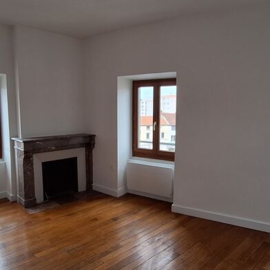 Appartement 3 pièces 1065 €