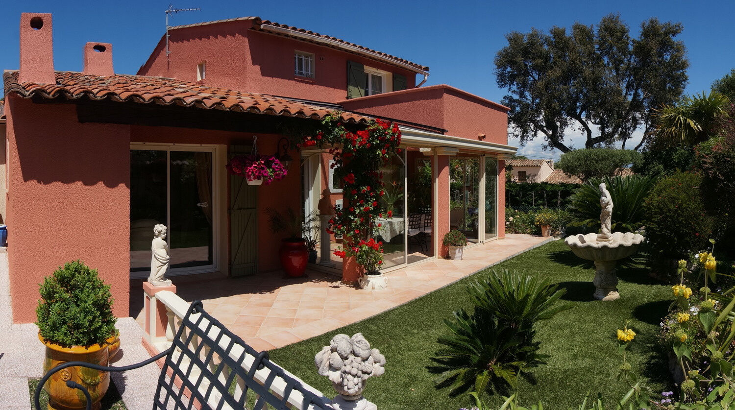 Villa / Maison  T5 à vendre Saint-Aygulf 83370