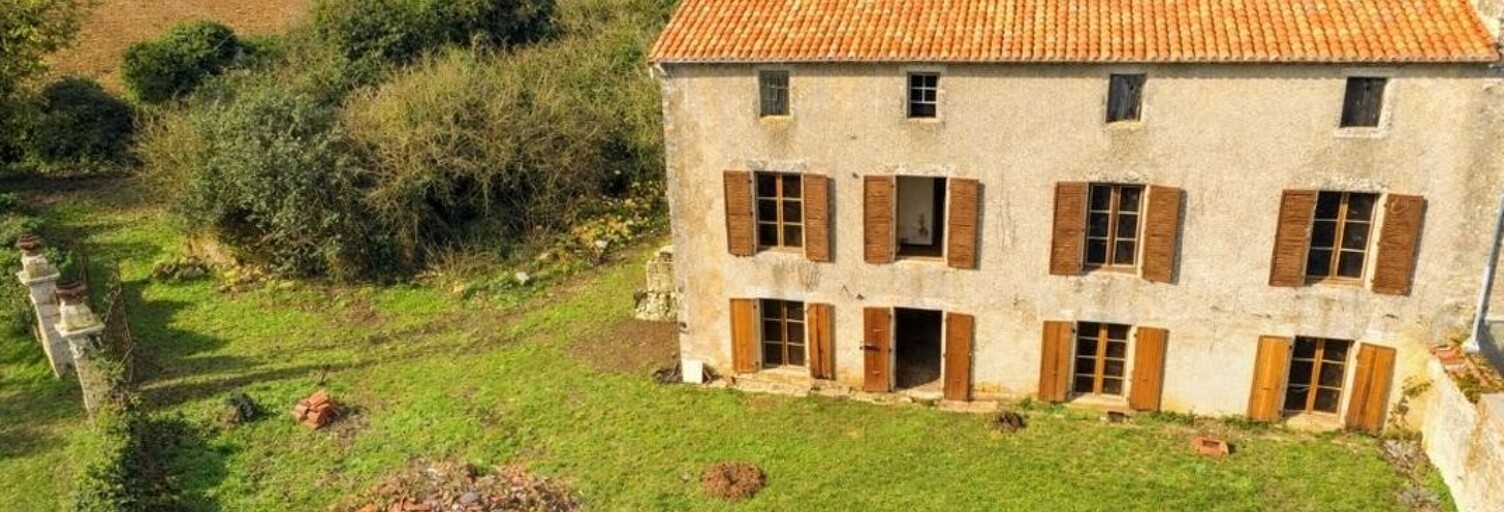 Maison 8 Pièces 253 m² à vendre à Brettes (16240)