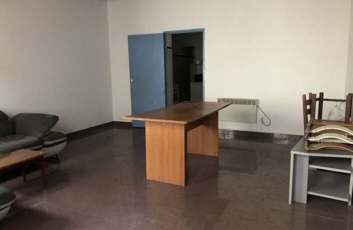 MAISON DE VILLE ST ESTEPHE,  UN ETAGE SANS COUR NI GARAGE — photo 2