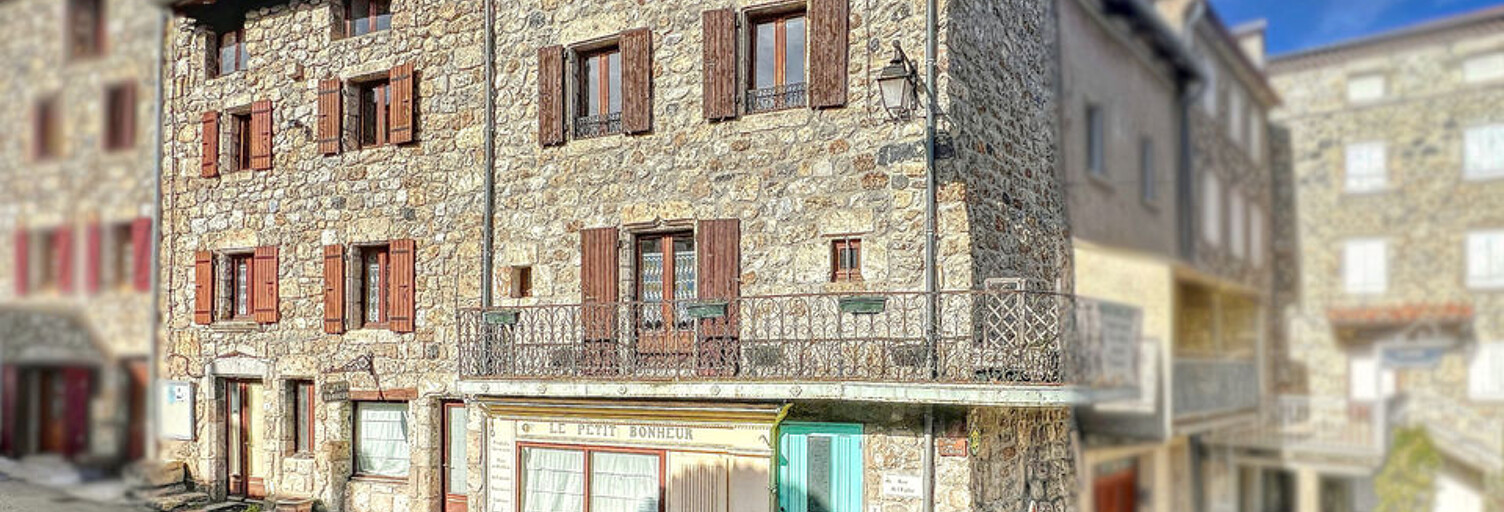 Maison 13 Pièces 300 m² à vendre à Burzet (07450)