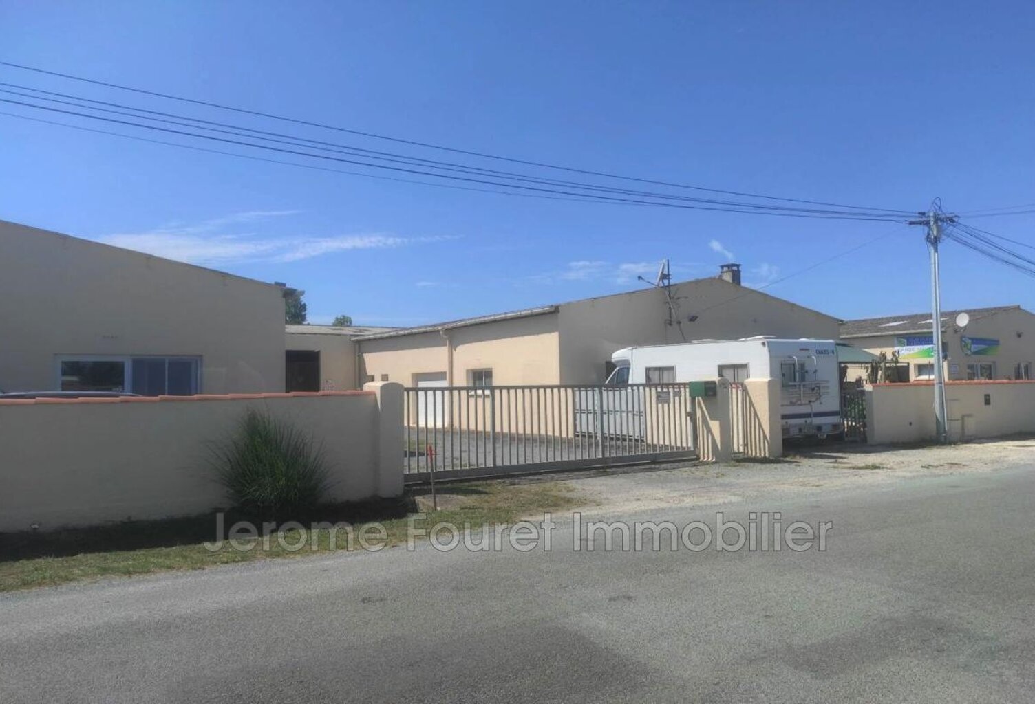 Locaux commerciaux — photo 1