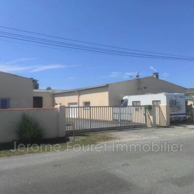 Commerce  1440000 €