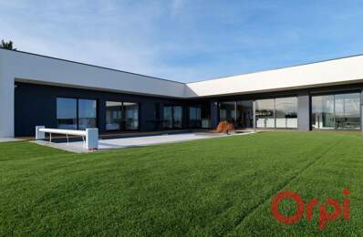 VILLA CONTEMPORAINE D’EXCEPTION – 190 m² – Vue dégagée -Piscine chauffée – Double garage — photo du bien
