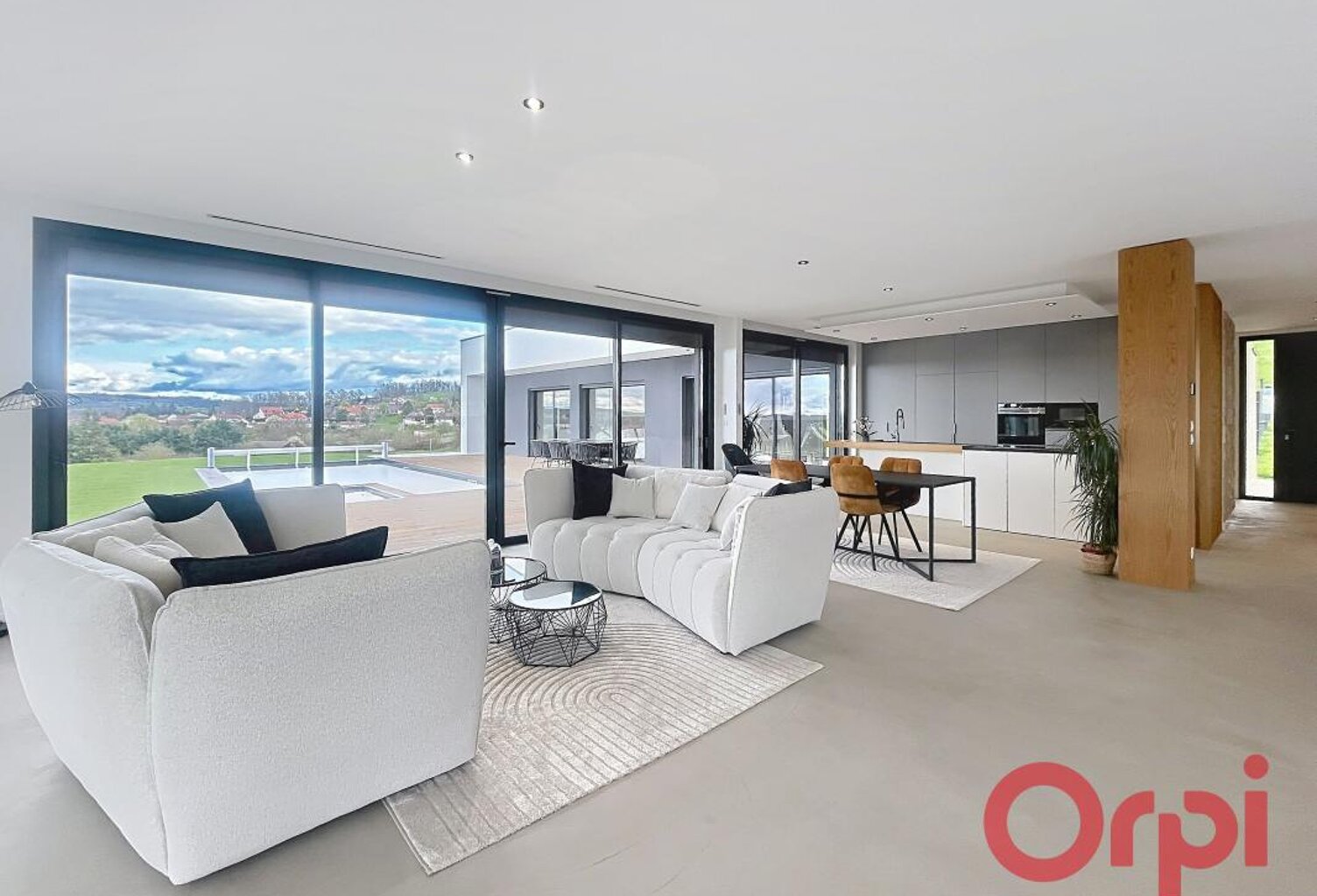 VILLA CONTEMPORAINE D’EXCEPTION – 190 m² – Vue dégagée -Piscine chauffée – Double garage — photo 1