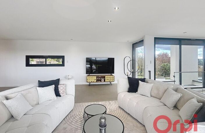 VILLA CONTEMPORAINE D’EXCEPTION – 190 m² – Vue dégagée -Piscine chauffée – Double garage — photo 4