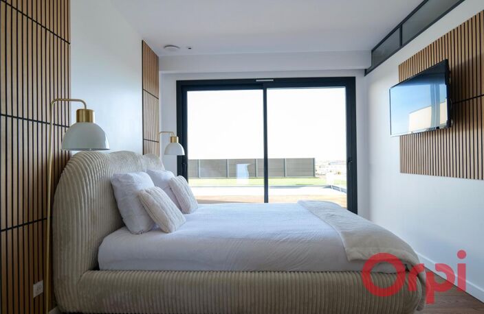 VILLA CONTEMPORAINE D’EXCEPTION – 190 m² – Vue dégagée -Piscine chauffée – Double garage — photo 2