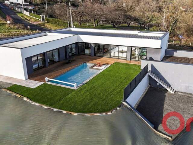 VILLA CONTEMPORAINE D’EXCEPTION – 190 m² – Vue dégagée -Piscine chauffée – Double garage — photo du bien