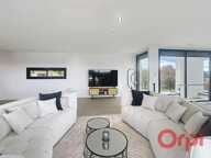 VILLA CONTEMPORAINE D’EXCEPTION – 190 m² – Vue dégagée -Piscine chauffée – Double garage — photo 4