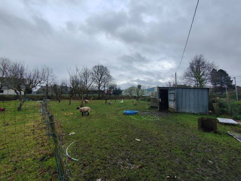 TERRAIN CONSTRUCTIBLE 758 M² — photo 1