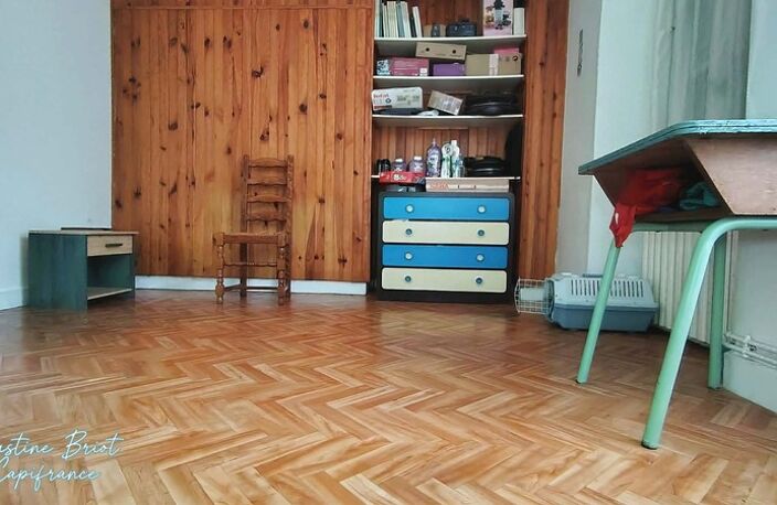 Une maison familiale aux beaux volumes, au cœur d’un village où il fait bon vivre — photo 3