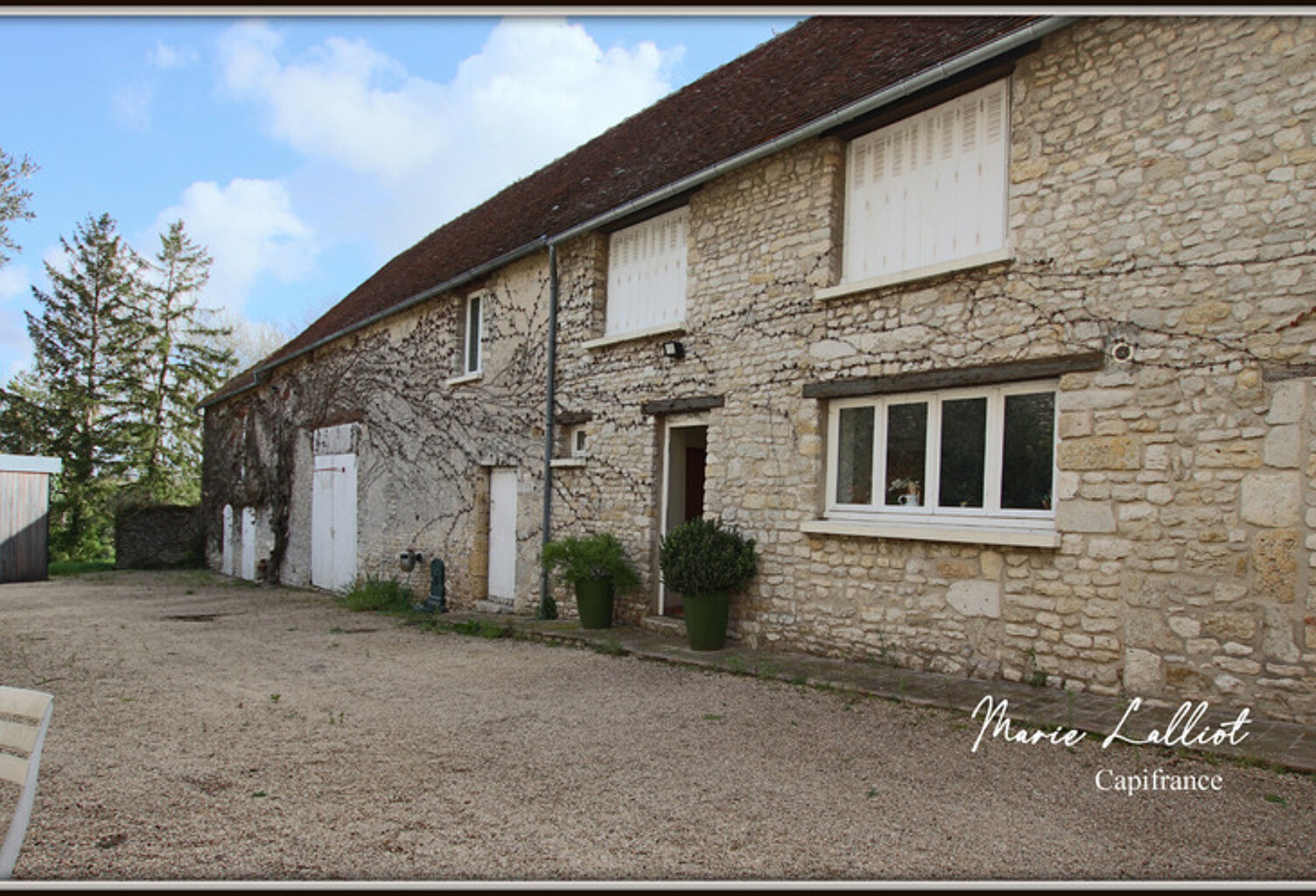 Dpt Loiret (45), à vendre YEVRE LE CHATEL maison 7p, 220m² sup. utile, 4 chambres, dépendances, garages — photo 1