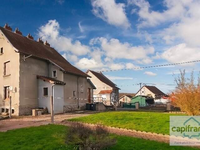 Maison mitoyenne de 100 m², combles aménageables, jardin et garage : une opportunité à Ciry-le-Noble — photo du bien