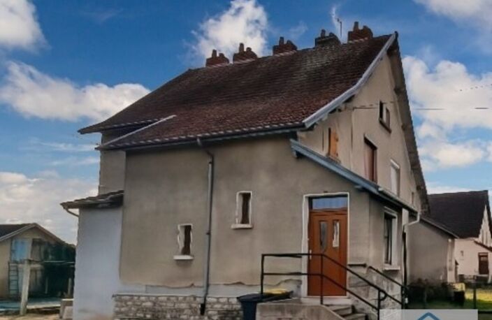 Maison mitoyenne de 100 m², combles aménageables, jardin et garage : une opportunité à Ciry-le-Noble — photo 2