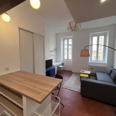 Appartement 2 pièces 870 €