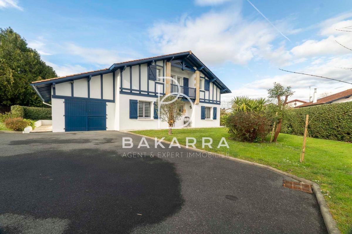 Villa / Maison  T6 à vendre Bassussarry 64200