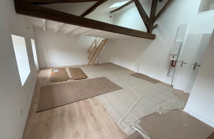 Appartement rénové avec mezzanine / centre-ville de Poitiers — photo 2