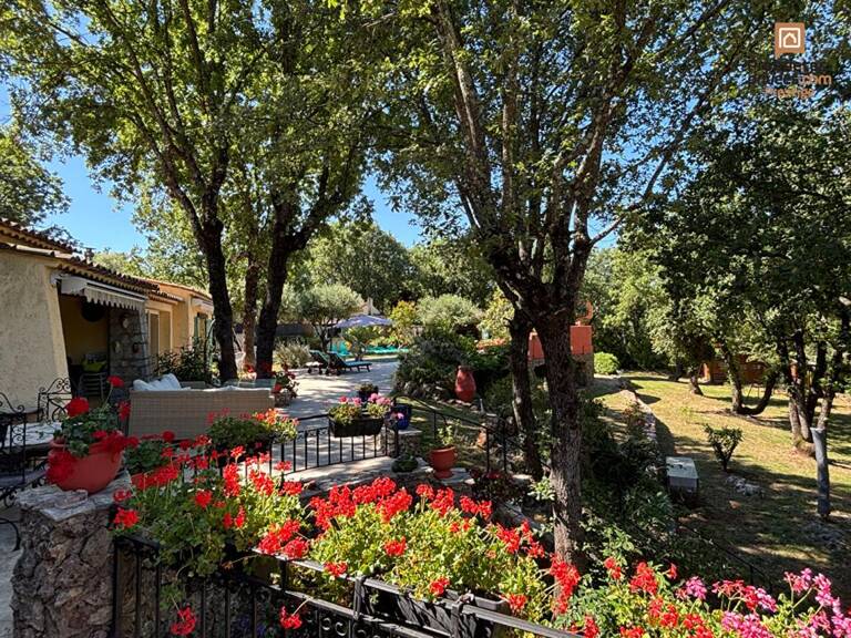 Superbe propriété de charme à Saint-Paul-en-Forêt avec dépendance et prestations haut de gamme — photo 1