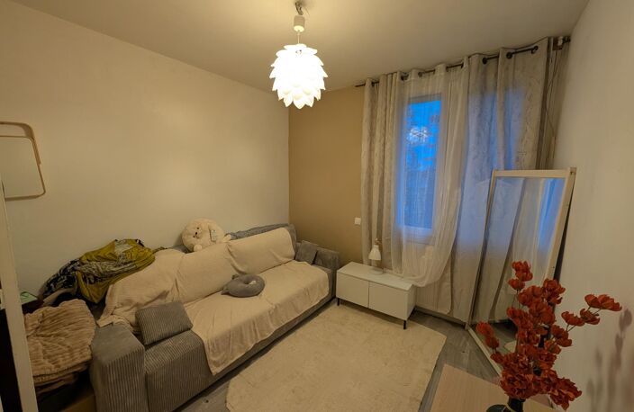 maison familiale sur deux niveaux de 7 pièces 5 chambres, grand jardin — photo 4