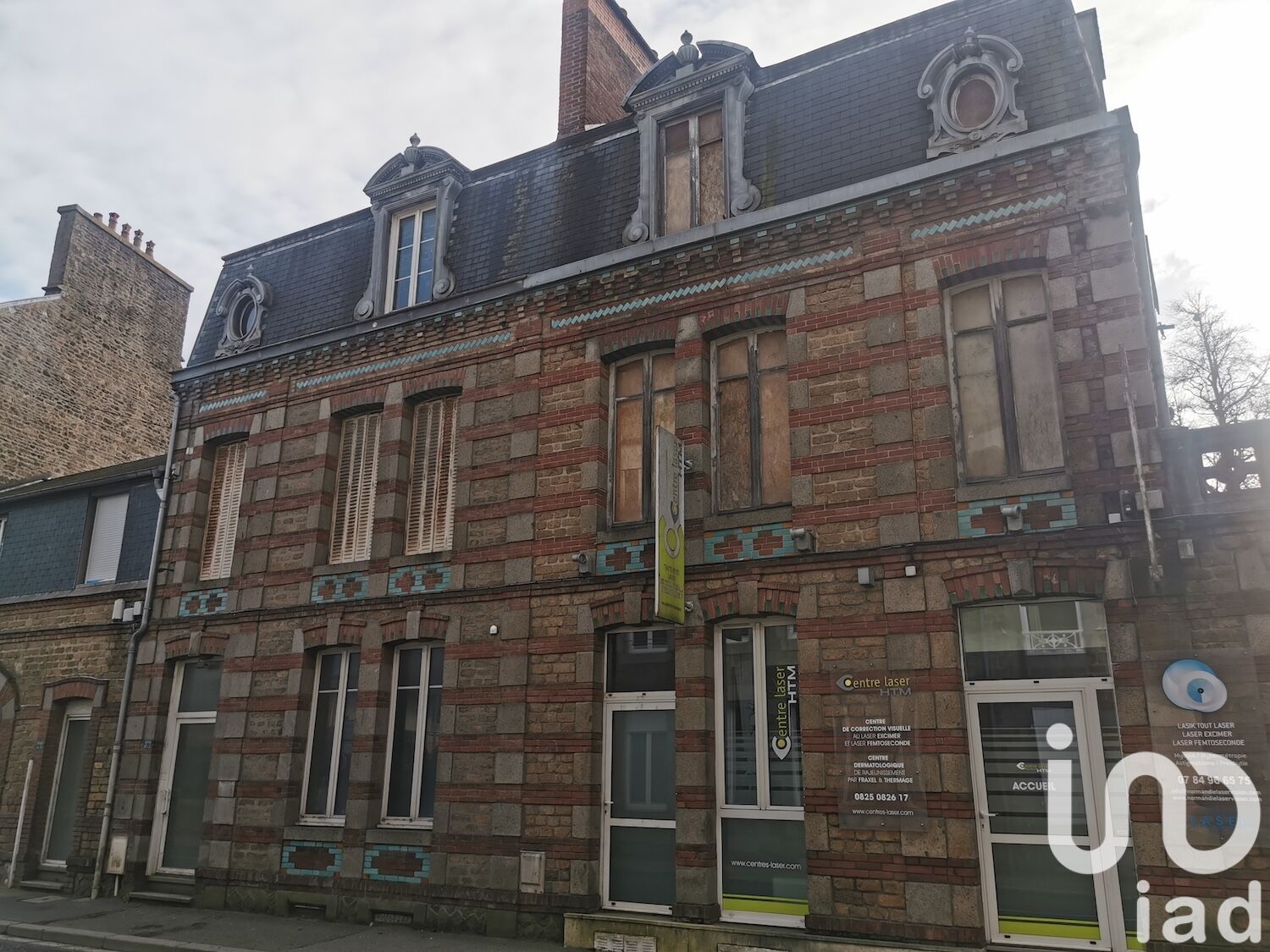 Vire-Normandie - 314m² - 1p.