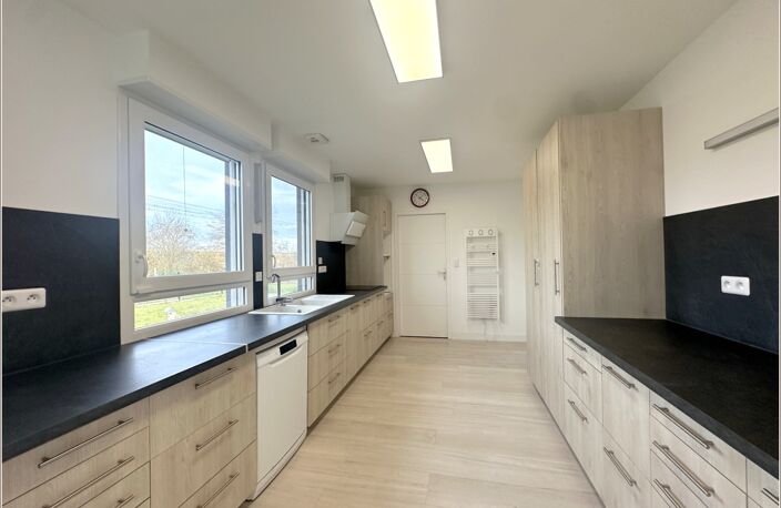 COURVILLE SUR EURE (28190) - Maison de plain pied, bâtie en 2020, d'une de surface -133 m², terrain clos de 671 m² — photo 3