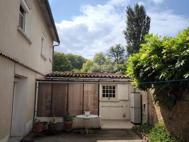 Maison à vendre 6 pièces MONTIGNAC CHARENTE (16) — photo du bien